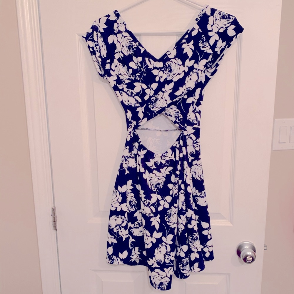 Floral dress - Picture 1 of 4